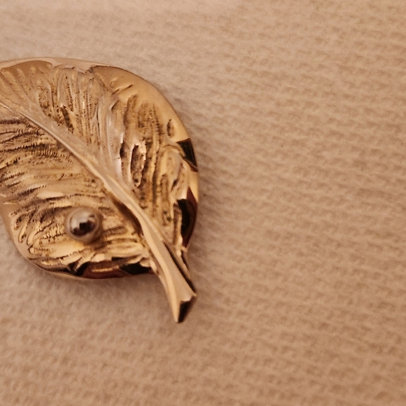 Vintage Giovanni Leaf Brooch - Picture 4 of 9